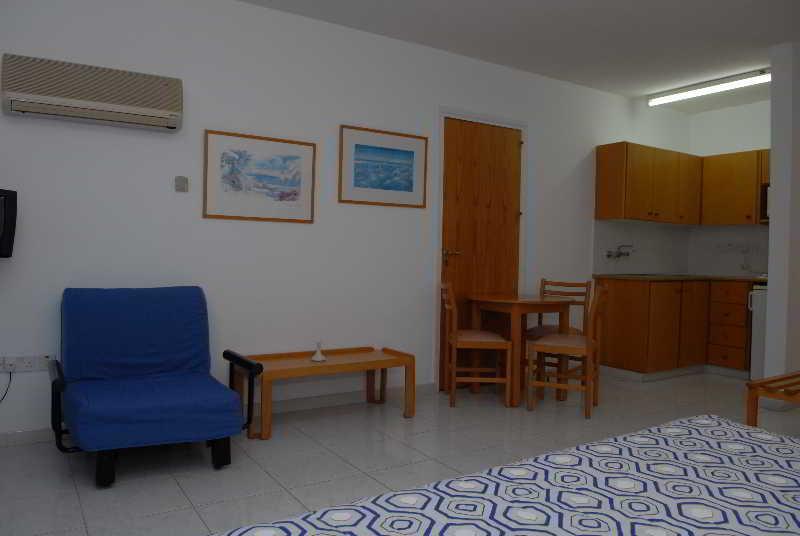 Maistros Hotel Apartments Protaras Exterior photo