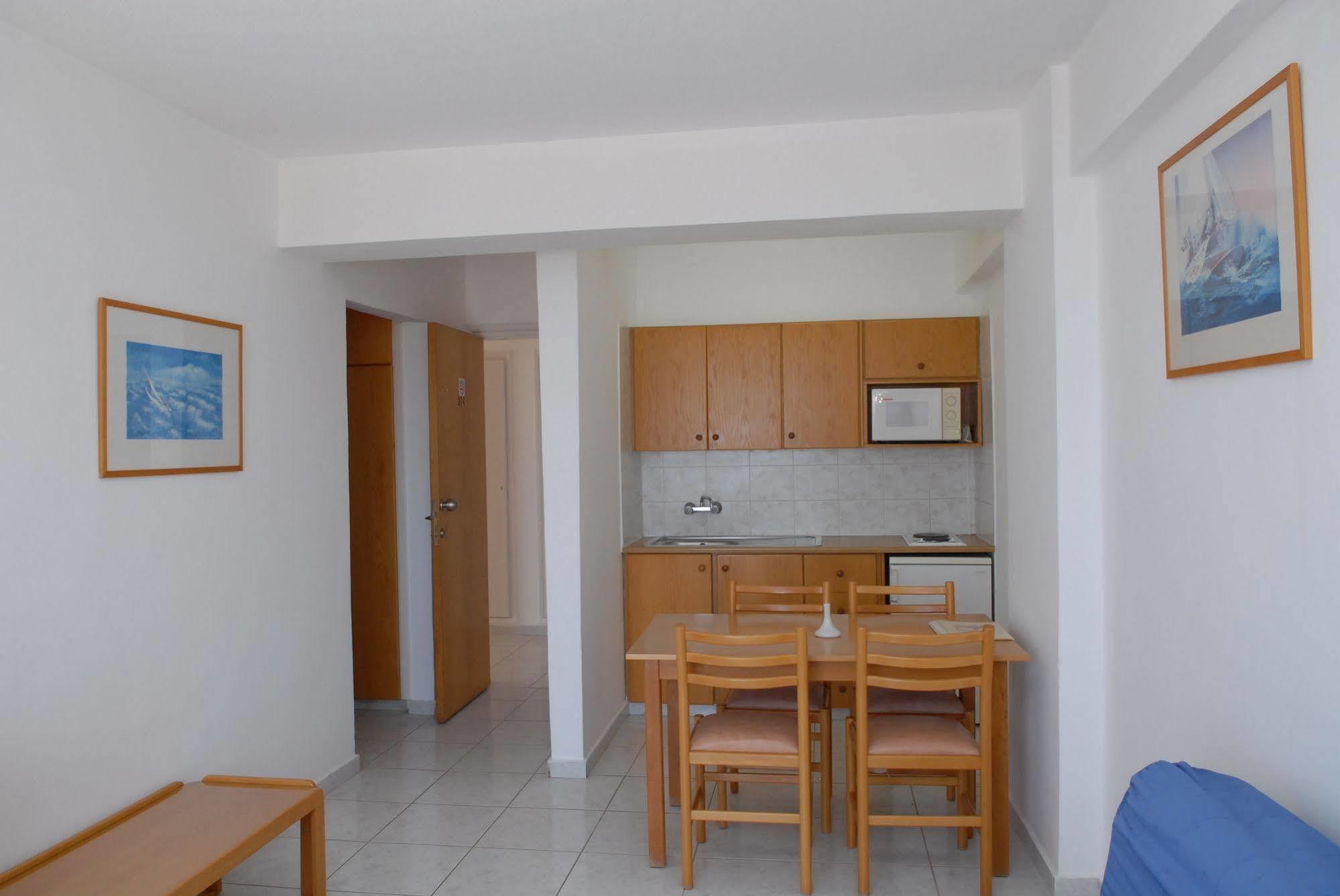 Maistros Hotel Apartments Protaras Exterior photo