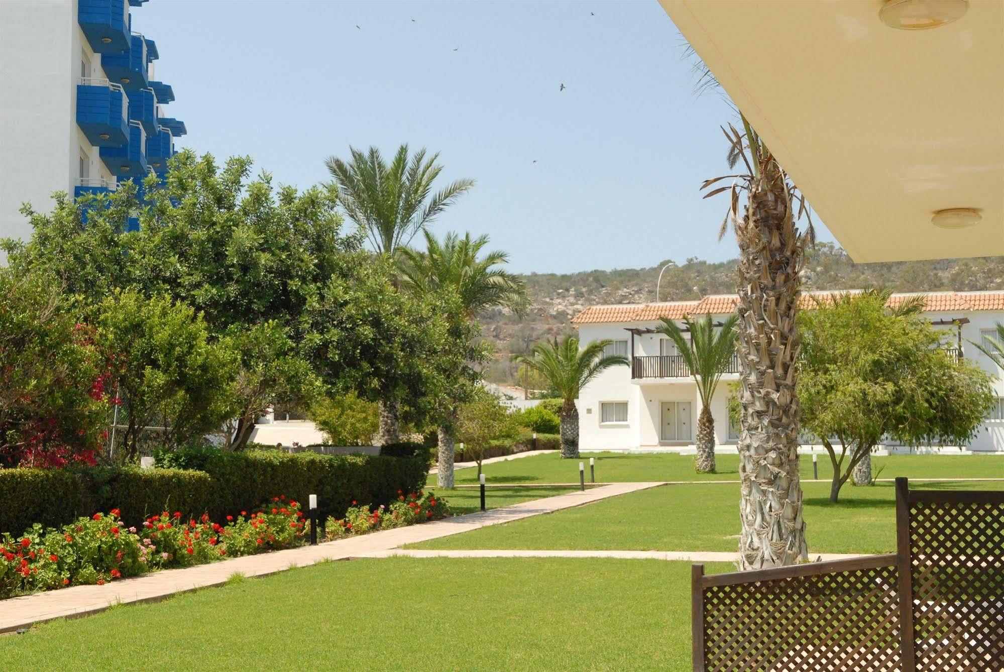 Maistros Hotel Apartments Protaras Exterior photo