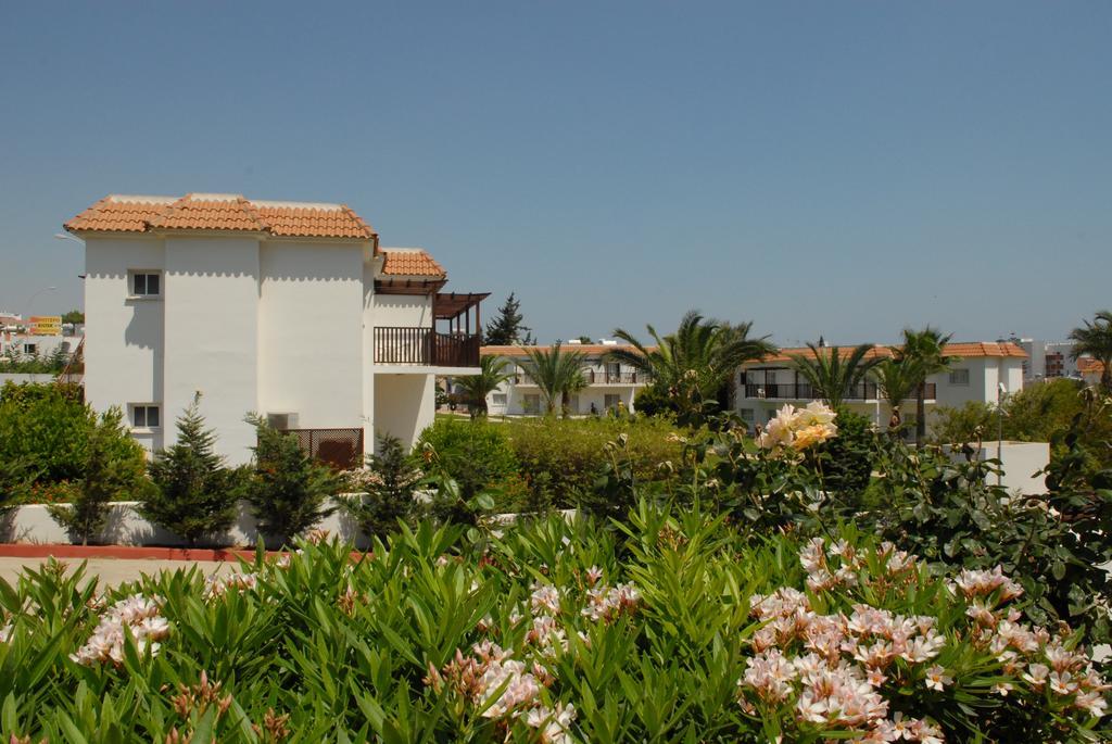 Maistros Hotel Apartments Protaras Exterior photo