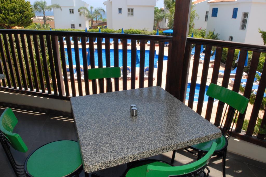 Maistros Hotel Apartments Protaras Exterior photo