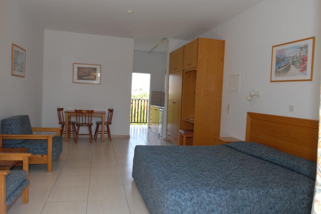 Maistros Hotel Apartments Protaras Room photo