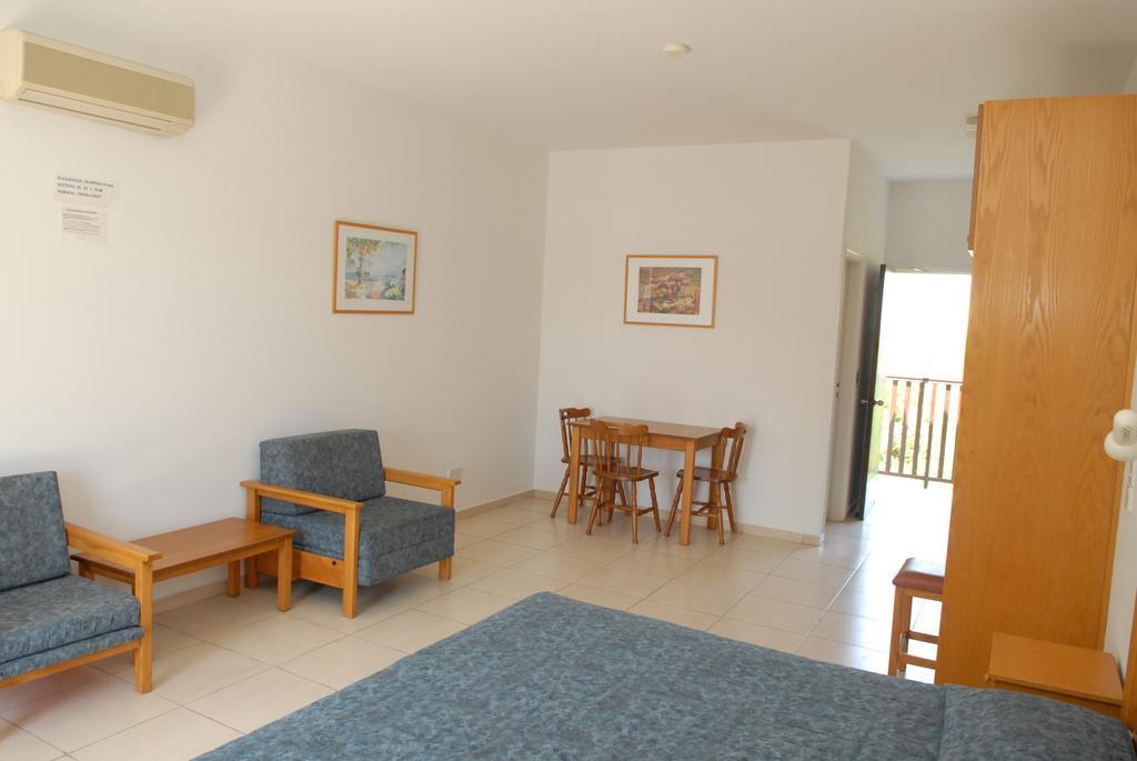 Maistros Hotel Apartments Protaras Room photo