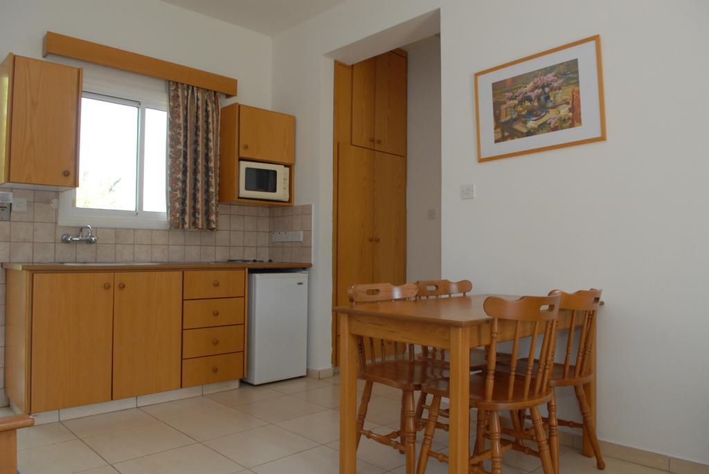 Maistros Hotel Apartments Protaras Room photo