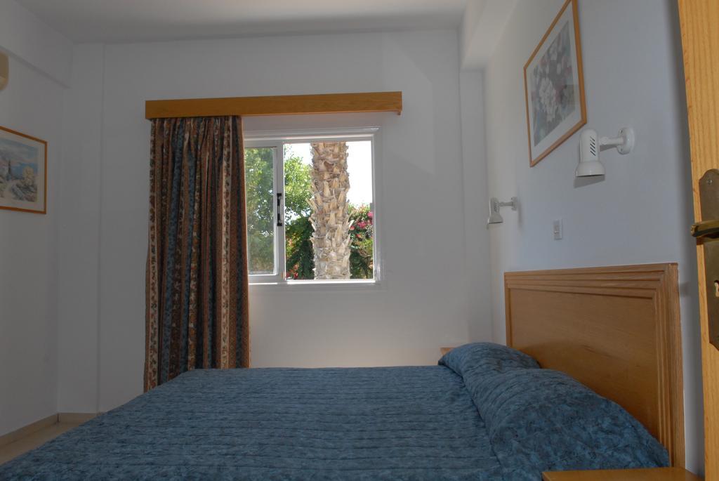 Maistros Hotel Apartments Protaras Room photo