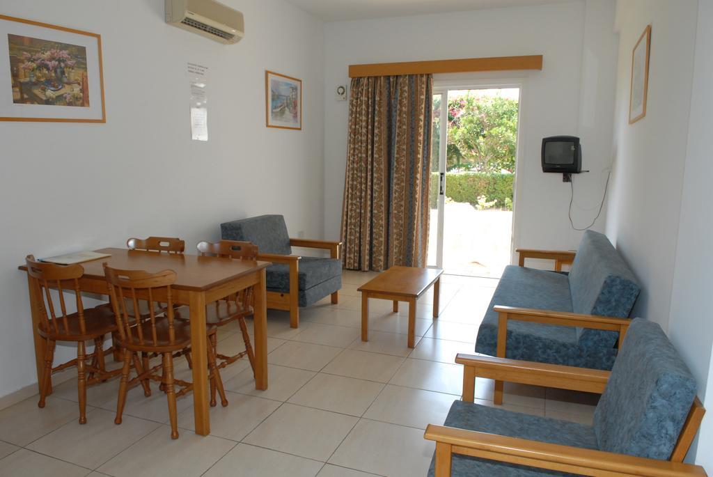 Maistros Hotel Apartments Protaras Room photo