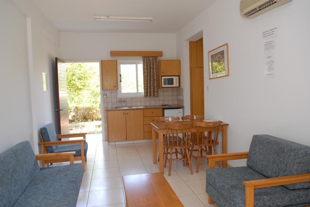 Maistros Hotel Apartments Protaras Room photo