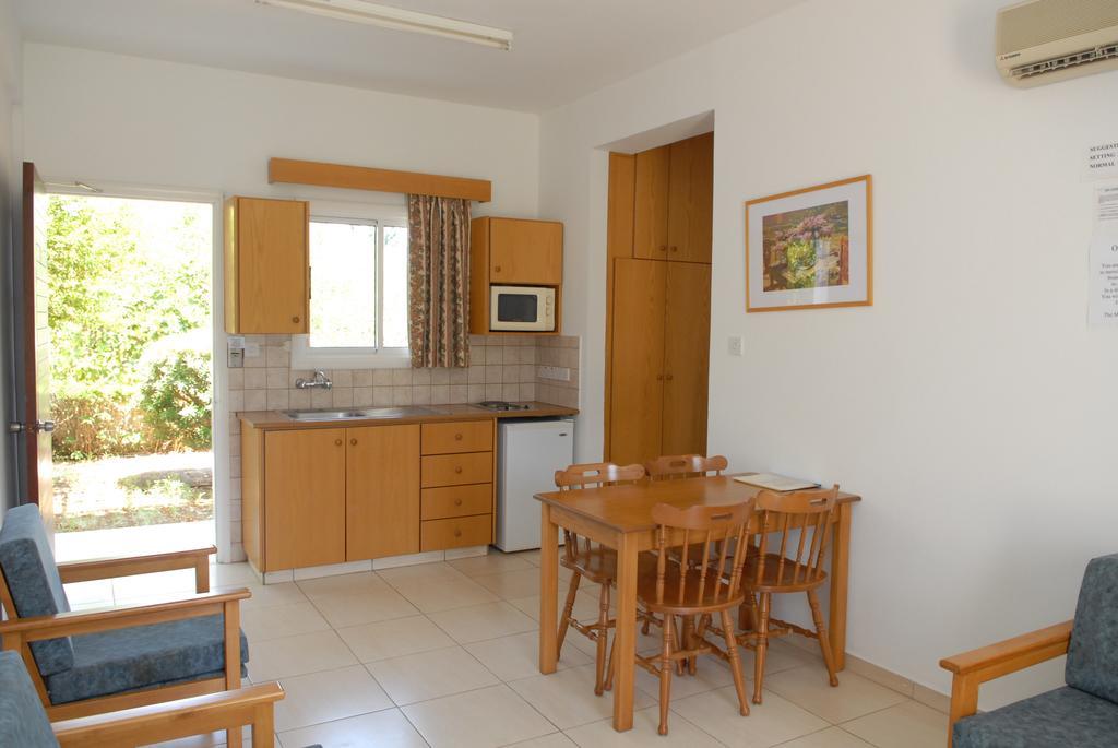 Maistros Hotel Apartments Protaras Room photo