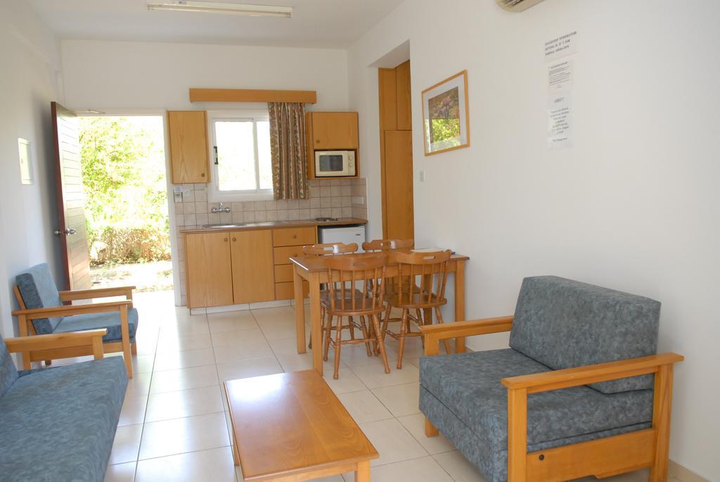Maistros Hotel Apartments Protaras Room photo